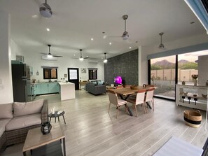 TV - Cozy house, between beach and Nature (Brasilito)