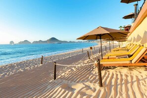 Beach - Luxury 2BR Resort Suite: Front-Row NYE Fireworks on Medano Beach (Cabo San Lucas)