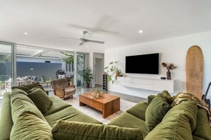 TV - Beachside Banksia - perfect beach stayvacation (East Ballina)