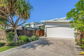 Property grounds - Beachside Banksia - perfect beach stayvacation (East Ballina)