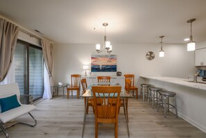 Dining - Dog-Friendly Retreat Between Rehoboth & Dewey in Spring Lake (Dewey Beach)