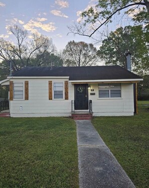 Exterior - Furnished Comfortable Home 1BR Near LSU, Downtown BR, Southern & Plants (Baker)