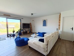 Smart TV, ping pong, books - Family house with private heated pool, air conditioning, pool view (Biscarrosse)