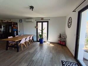 Dining - Family house with private heated pool, air conditioning, pool view (Biscarrosse)