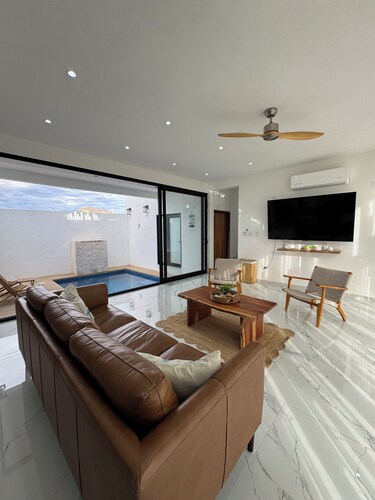Casa Amanecer 3-bedroom house with AC in San Carlos Nuevo Guaymas