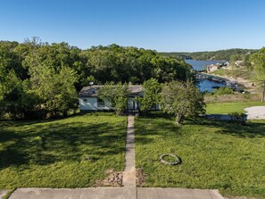 Exterior - 3-bedroom house on the lake with marina and boat ramp (Camdenton)