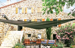Outdoor dining - Authentique villa piscine (Taulis)