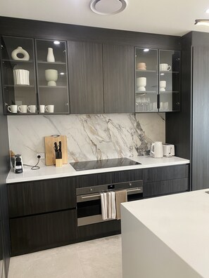 Microwave, oven, stovetop, dishwasher - SAND -  Walk to Marina I Bay Views I 2 Master Suites (Nelson Bay)