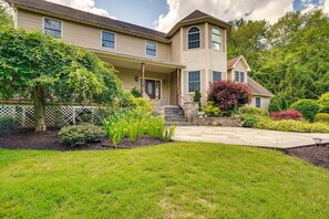 Exterior - Highland Colonial w/ Private Pool (Carmel Hamlet)