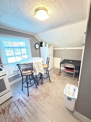 Dining - Comfortable, basic, two-bedroom, fully furnished unit in peaceful Warren. (Warren)