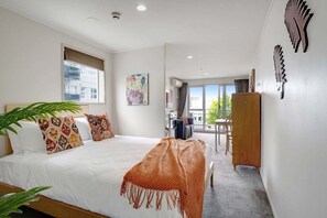 Iron/ironing board, free WiFi, bed sheets - City Centre Comfort Style 1km to NZICC 15 min walk (Auckland Central)