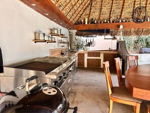 Bar (on property) - Family Home with Pool and Palapa - Central and Quiet Location. (Cuernavaca)