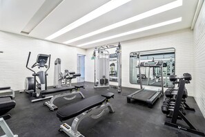 Fitness facility - Modern Apt Private Rooftop Roma Nte 2 BR (Mexico City)