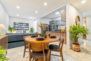 Departamento Deluxe, vista a la ciudad | Restaurantes