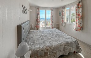 3 bedrooms, free WiFi - Awesome home in Cavalaire (Cavalaire)
