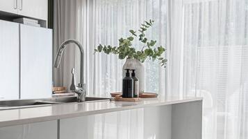 Fridge, microwave, oven, stovetop