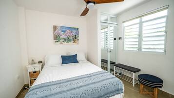 3 bedrooms, iron/ironing board, WiFi, bed sheets