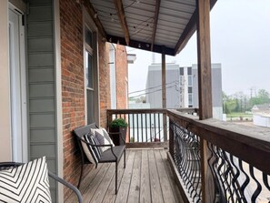 Property grounds - Cozy 1-bedroom studio with private outdoor area in downtown Henderson (Henderson)