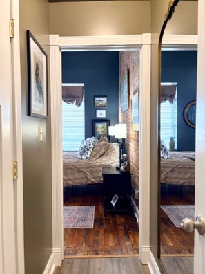 Room - Cozy 1-bedroom studio with private outdoor area in downtown Henderson (Henderson)