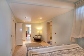 Room - Vrbo Property (Costermano)