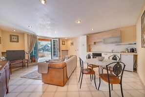 Living area - Villa Montegolo, Happy Apartment (Costermano)