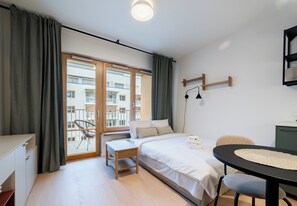 Iron/ironing board, WiFi, bed sheets - Wilson Park Modern Studio (Poznań)