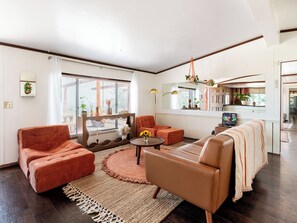 Lobby - Hi-Desert home with pool in Landers. (Landers)