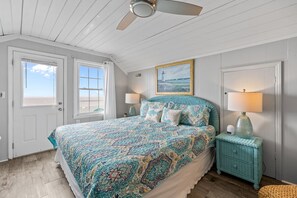 3 bedrooms, free WiFi, bed sheets - Stingray:Oceanfront Pet-Friendly Home in East Beach, Oak Island, perfect for 9 guests! (Oak Island)