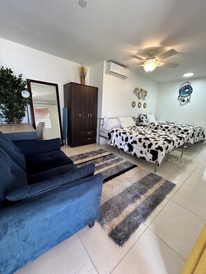 1 bedroom, iron/ironing board, free WiFi, bed sheets - front-balcony beach view and the back-balcony main airport View (Simpson Bay)