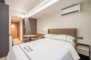 Comfort Double Room - Guike Hotel Metro Zhongning Road  (Shanghai)