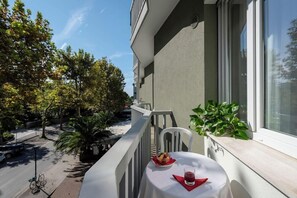 Outdoor dining - Aparthotel Pineda (San Michele al Tagliamento)