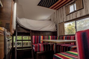 Interior - 1 Bed Vehicle Luxury Camper -Hot Tub, Pets - Willy (Skegness)