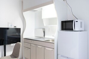 Microwave, stovetop, cookware/dishes/utensils - SERENITE franc Namba (Osaka)