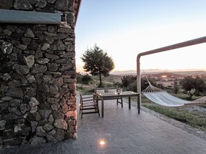 Outdoor dining - Stone Cottage by Interhome (Soleminis)