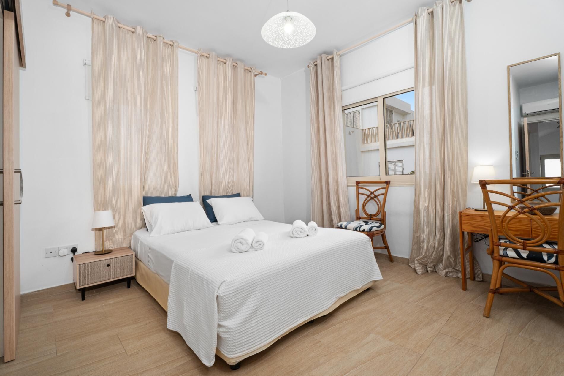 3 bedrooms, iron/ironing board, WiFi, bed sheets