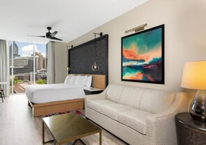 Living area - Wyndham Atlanta Luxury Studio Hotel Room (Atlanta)