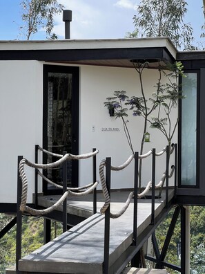 Terrace/patio - Treehouse with Hot Tub & amazing view near airport. (Quito)