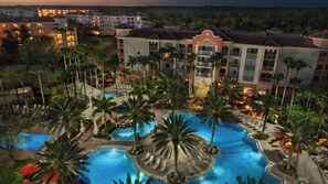 Exterior - 3-bedroom 3 bath condo -sleeps 12- with full kitchen near theme parks (Orlando)