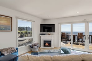 TV, fireplace - Blue Pearl, by Vinifera Homes (Jenner)