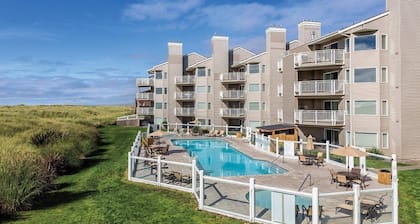 Ocean Shores | Couple Coastal Retreat | Pool | 1BR