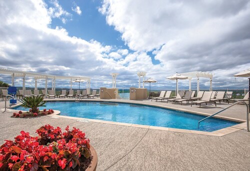 Marble Falls | Romantic Lake Escape | Pool + Lake