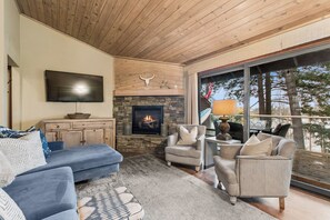 TV, fireplace - New Listing! Whitefish Lake Condo, 16B, Hillside! (Whitefish)