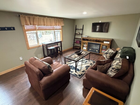 Smart TV, fireplace, video games