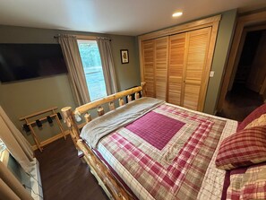 Room - Private Multi-family Adirondack lakefront cabin with 4 bedrooms 2 full baths (Greig)