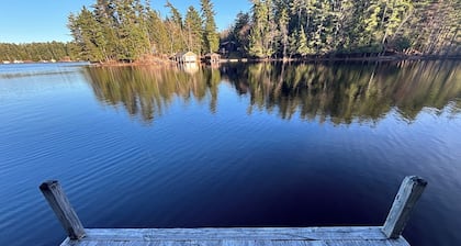 Private Multi-family Adirondack lakefront cabin with 4 bedrooms 2 full baths