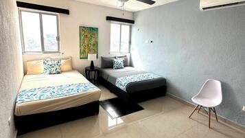 3 bedrooms, iron/ironing board, free WiFi, bed sheets