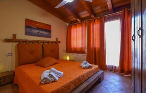 2 bedrooms, travel cot, free WiFi - 2 bedroom cozy apartment in Trappeto (Trappeto)