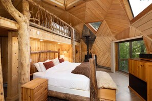 3 bedrooms, iron/ironing board, free WiFi, bed sheets - Experience a riverfront Big Sky home with hot tub! (Gallatin Gateway)