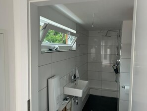 Handtücher, Seife, Toilettenpapier