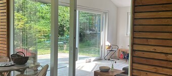 Cozy wooden hut with terrace on the Aller. Pet friendly!